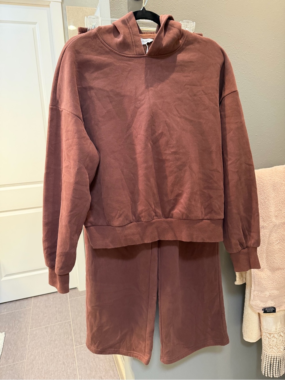 Women's Brown Hooded Pullover Sweatshirt and Sweatpants Set
